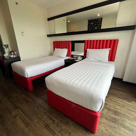 Kalya Hotel Bandung Dago Esterno foto
