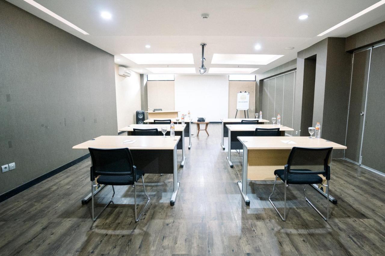 Kalya Hotel Bandung Dago Esterno foto