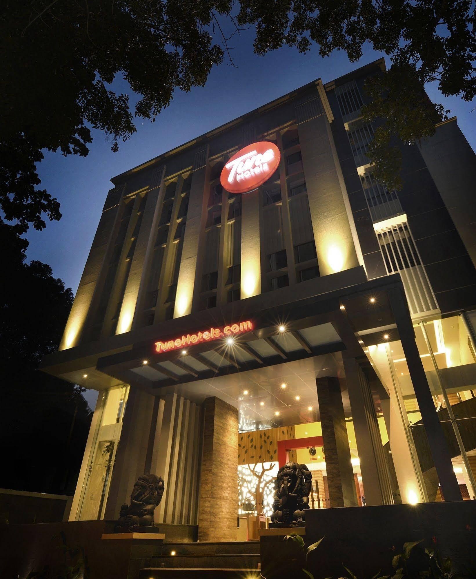 Kalya Hotel Bandung Dago Esterno foto