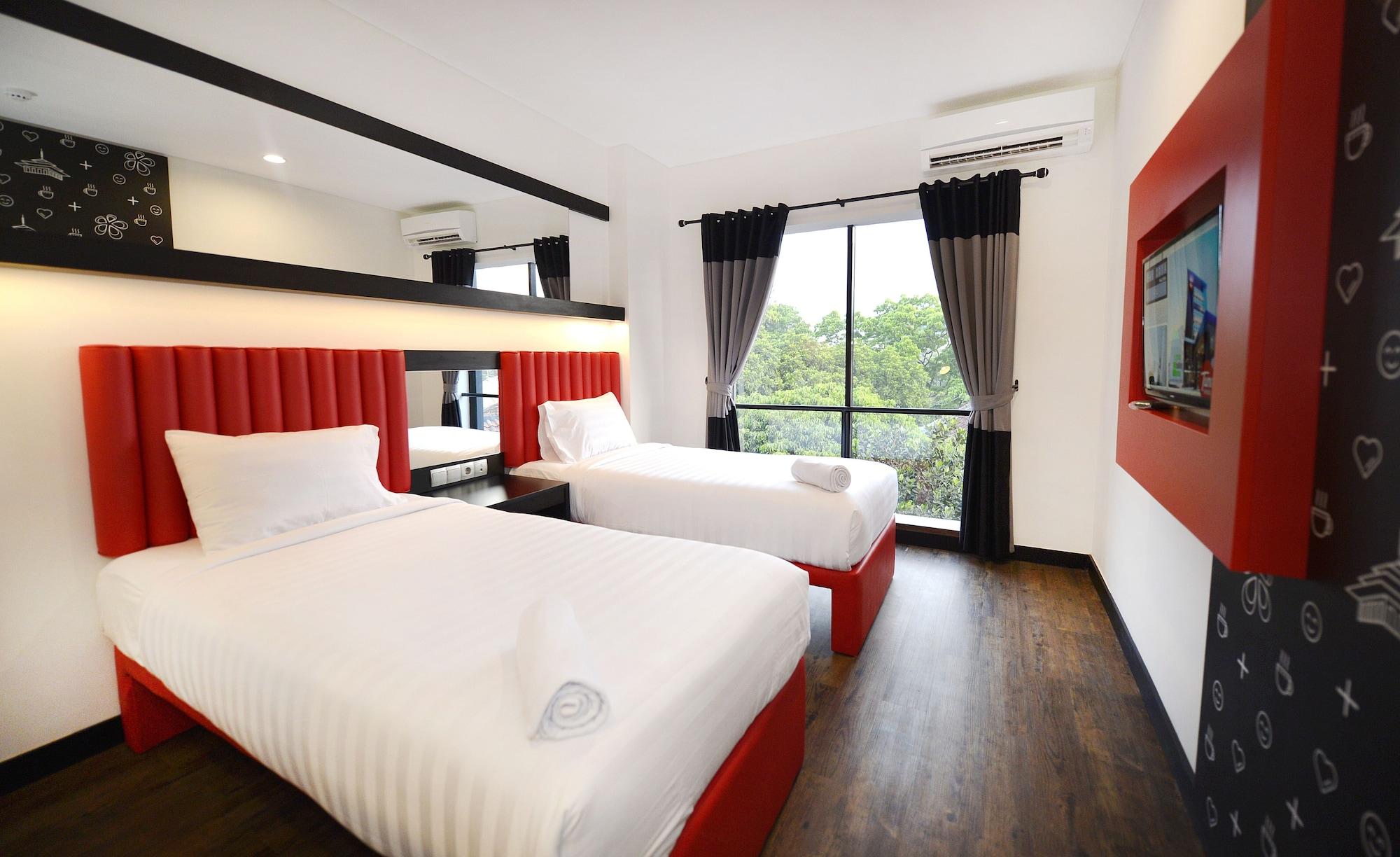 Kalya Hotel Bandung Dago Esterno foto