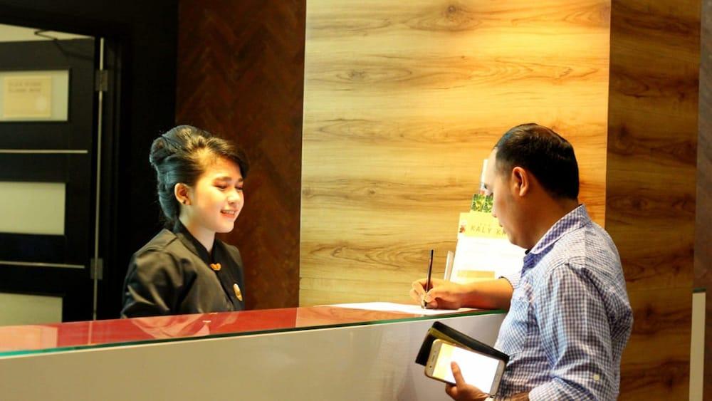 Kalya Hotel Bandung Dago Esterno foto