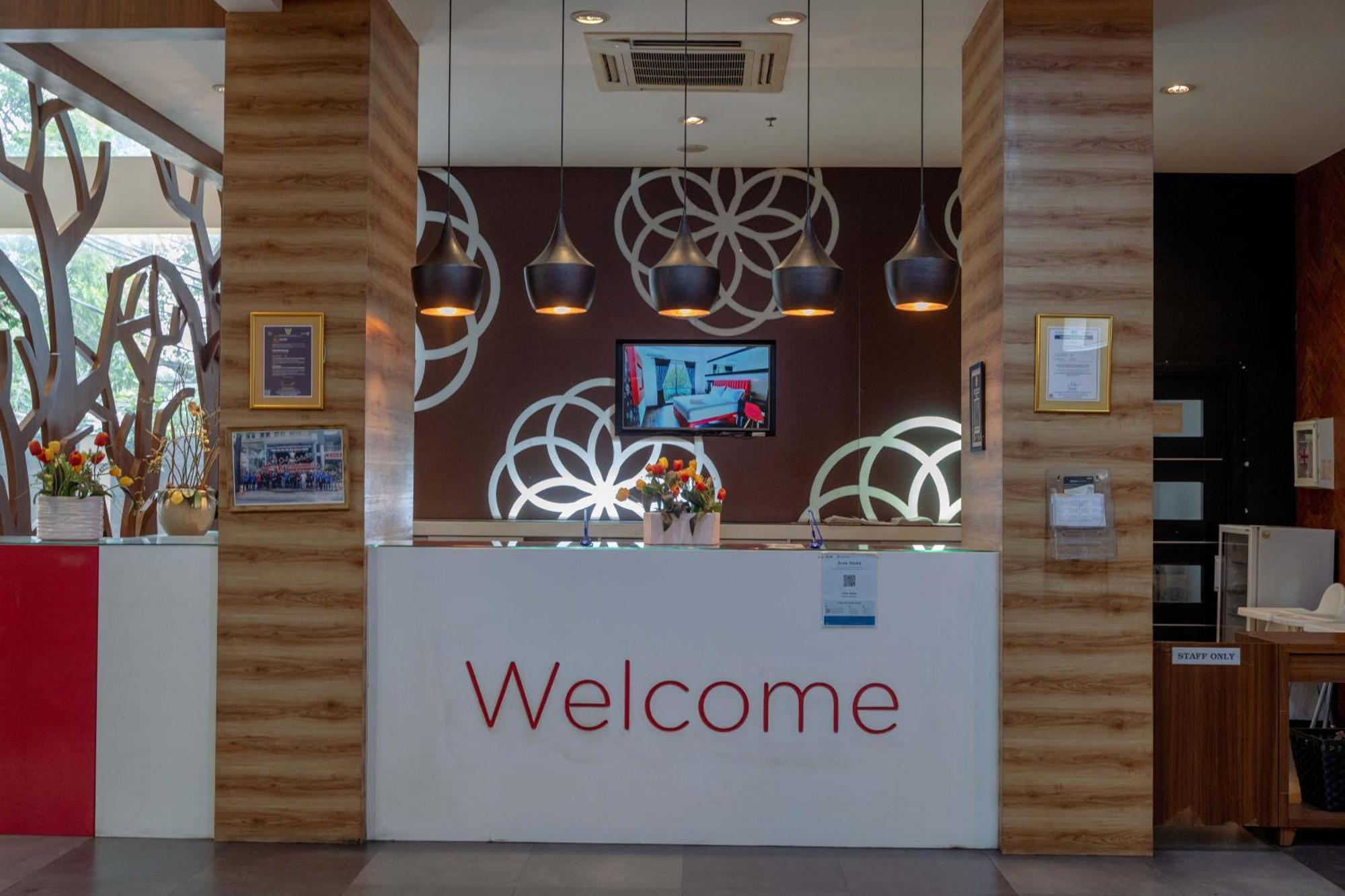 Kalya Hotel Bandung Dago Esterno foto