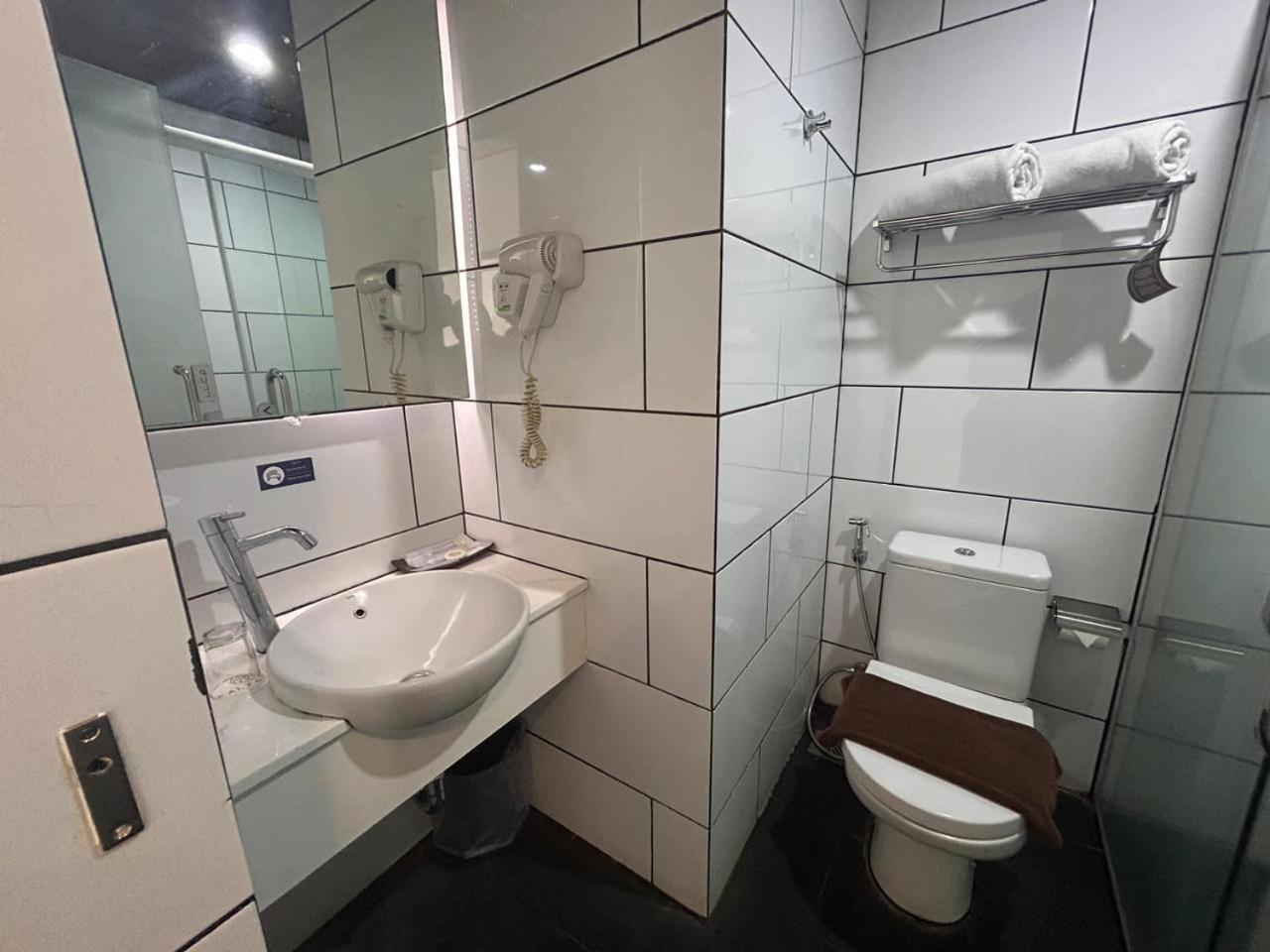 Kalya Hotel Bandung Dago Esterno foto
