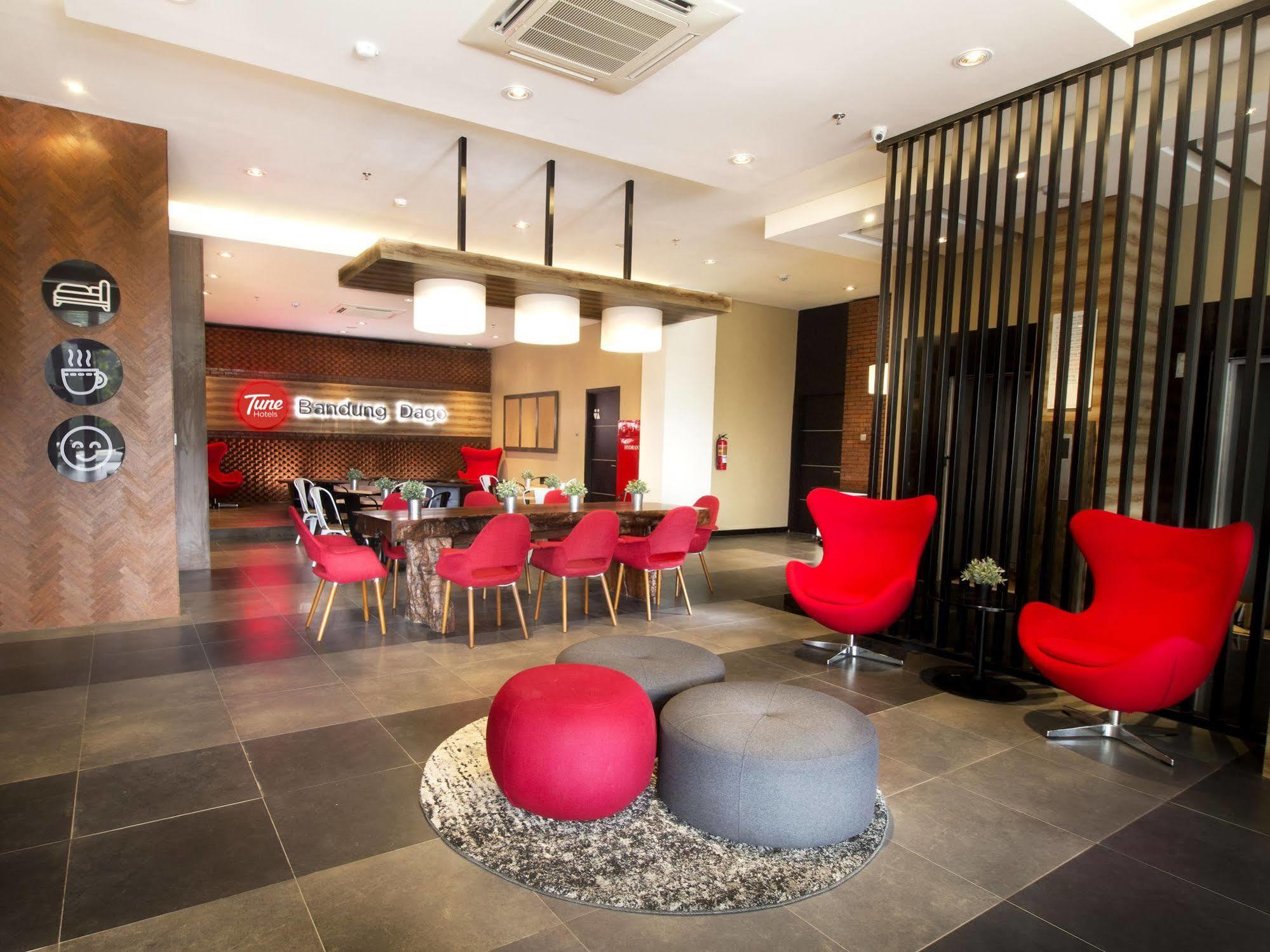 Kalya Hotel Bandung Dago Esterno foto